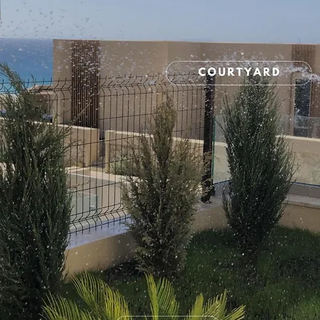 Villa Villa, Coast,